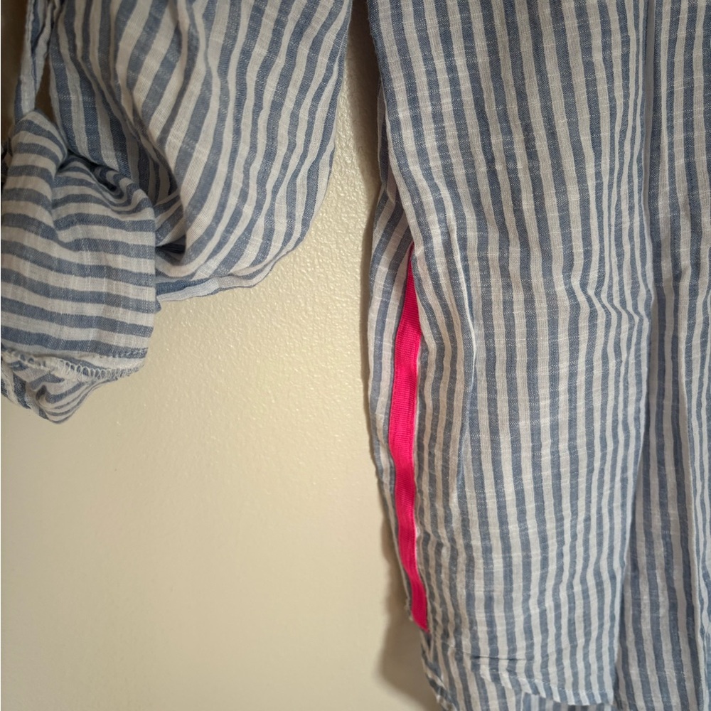 Sundry Blue Striped Women’s Shirt Size Medium - Picture 2 of 3